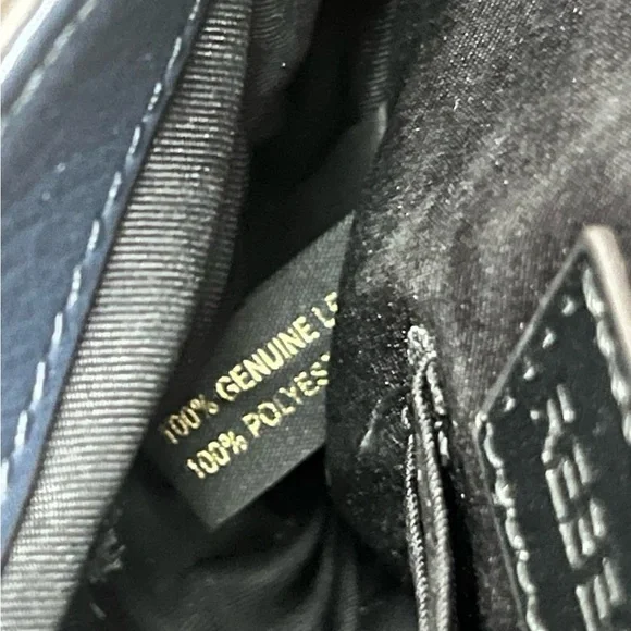 Rebecca Mincoff - Picture 5 of 6